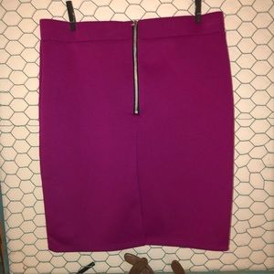Pencil skirt with zipper